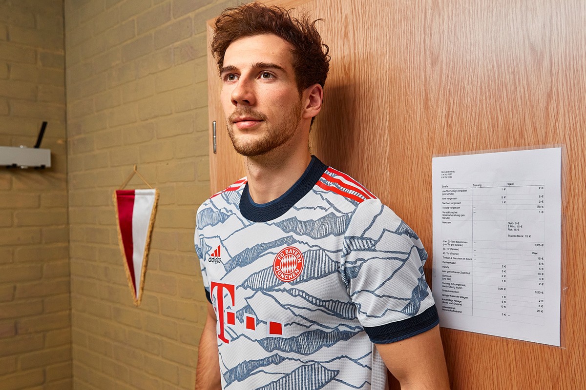 Bayern Munich Third Away Jersey 2021/22.jpg